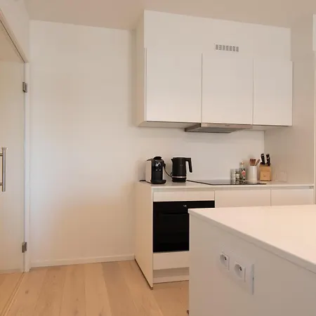 Serendipity - New 2 With Free Parking Apartment *