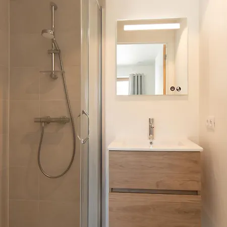 Serendipity - New 2 With Free Parking * Ostende