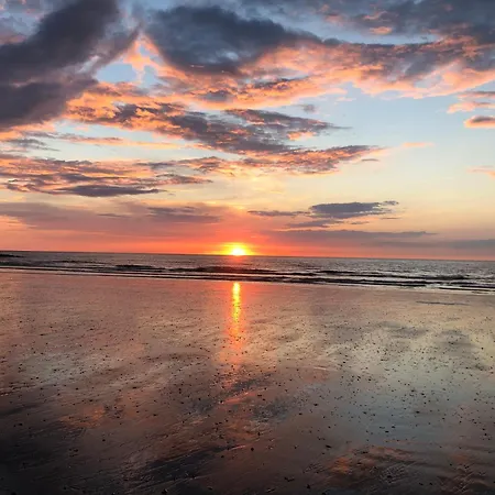 Serendipity - New 2 With Free Parking * Ostende